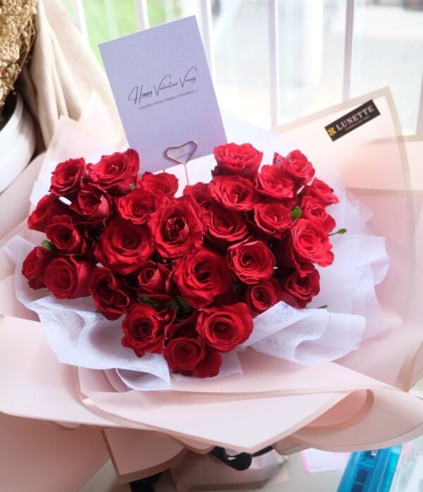 Bouquet Roses Fresh Heart Shape – Buket Mawar Segar Bentuk Hati untuk Anniversary & Gift Spesial